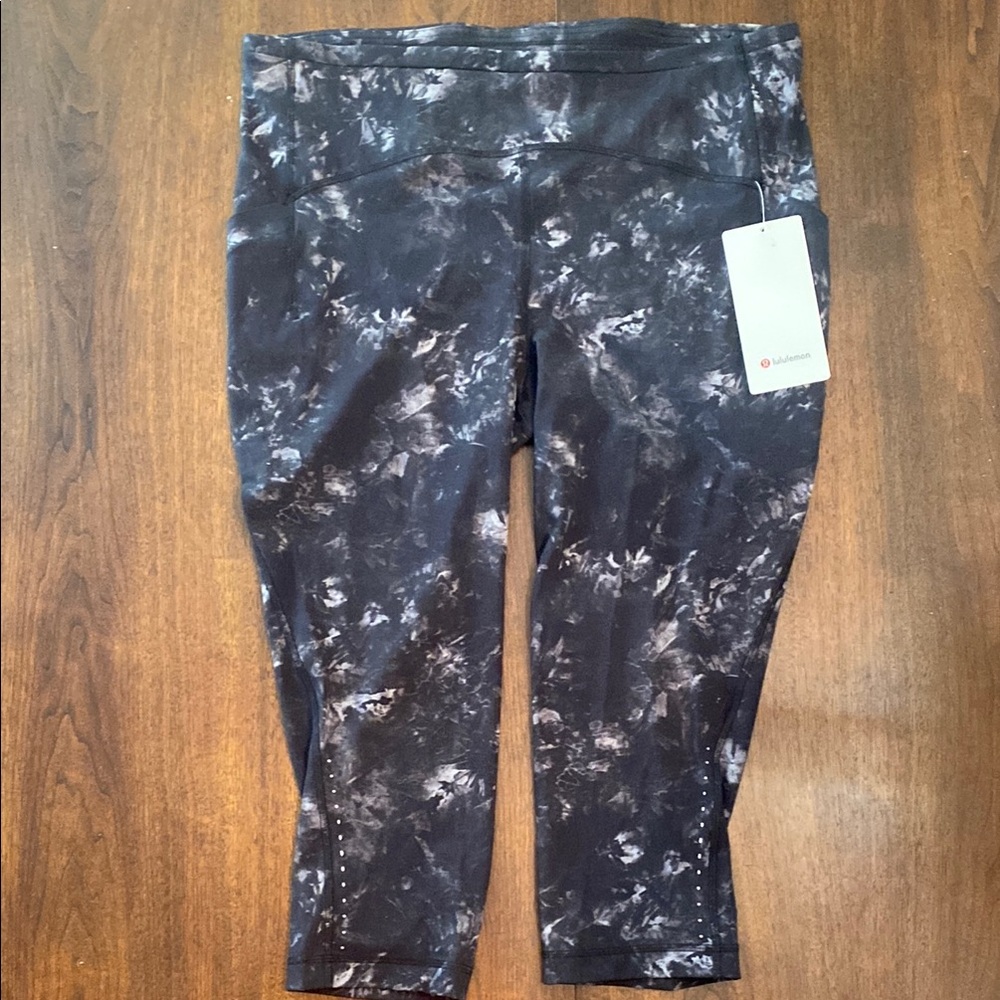 Lululemon Athletica Black and Gray Cropped Pants
